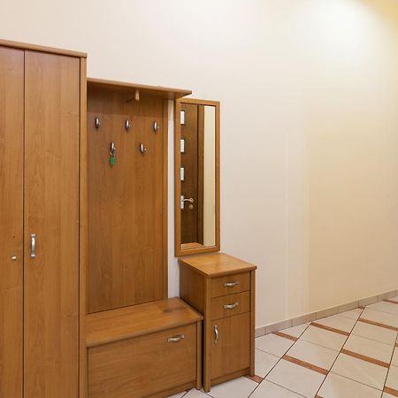 Апартаменты двухкомнатные для 6х около парка в центре Львів Екстер'єр фото